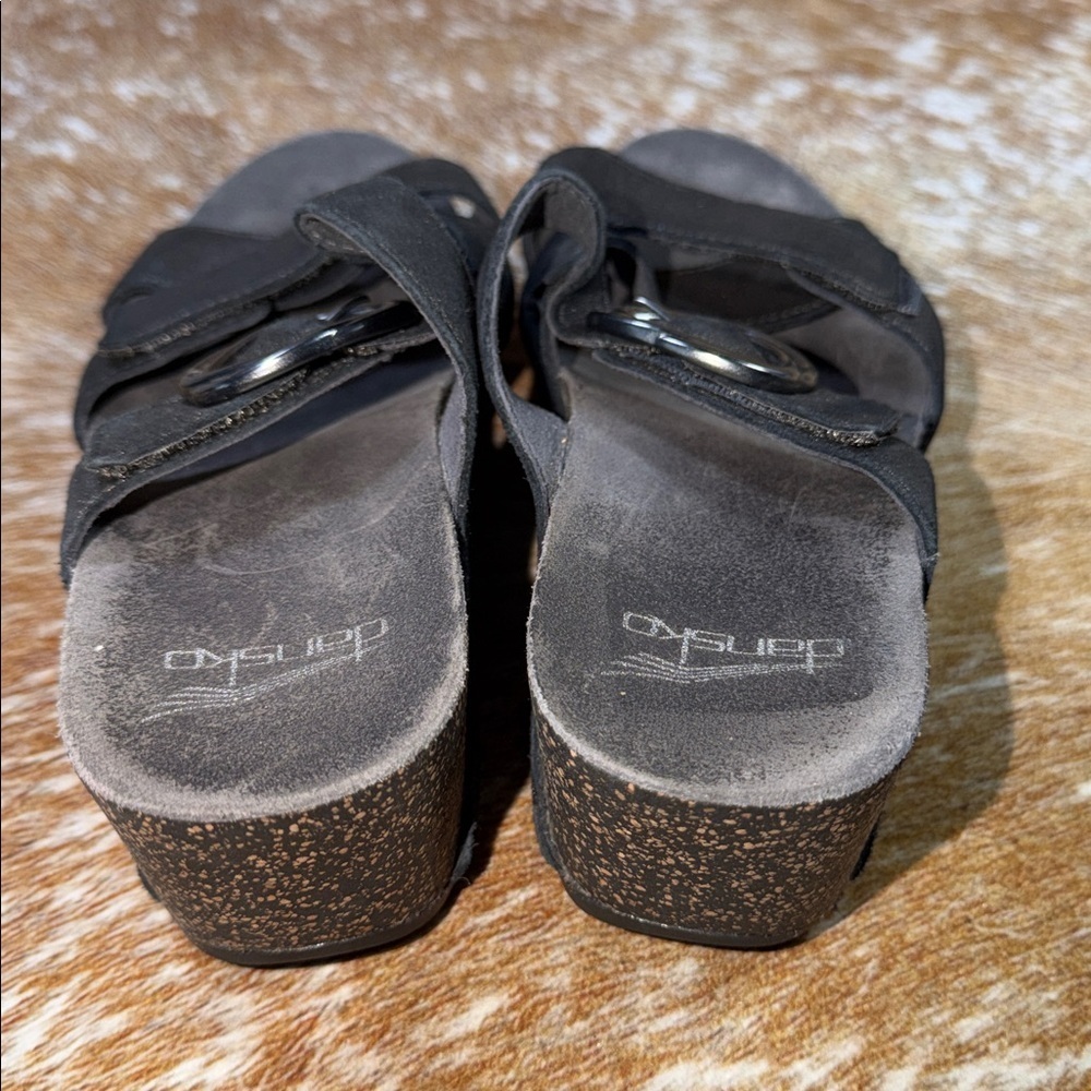 Dansko Susie Black Wedge Sandals Nubuck Leather EUC sz EU 37 Slip-On Comfort - Picture 11 of 11
